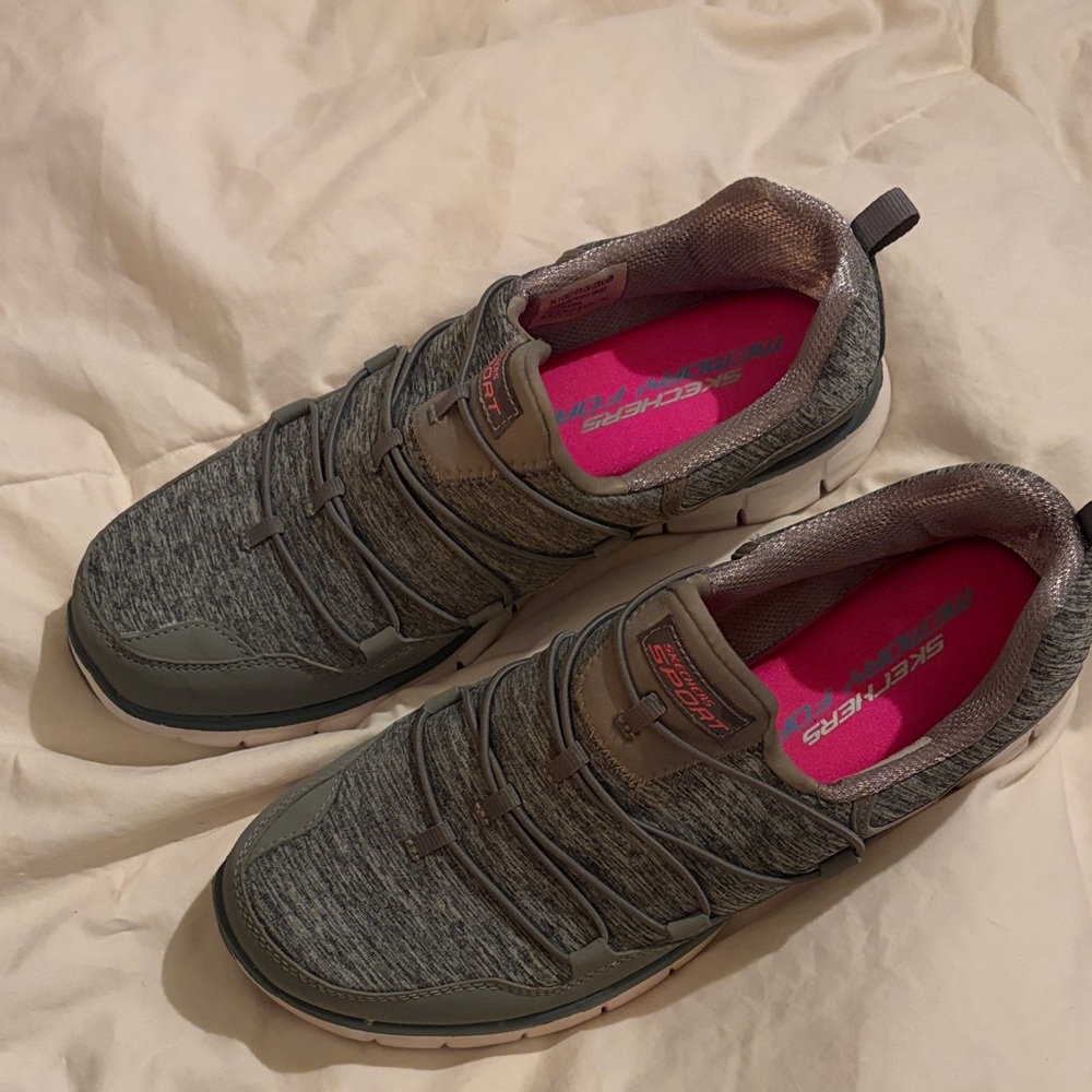 Skechers Women's Gray and Pink Sneakers